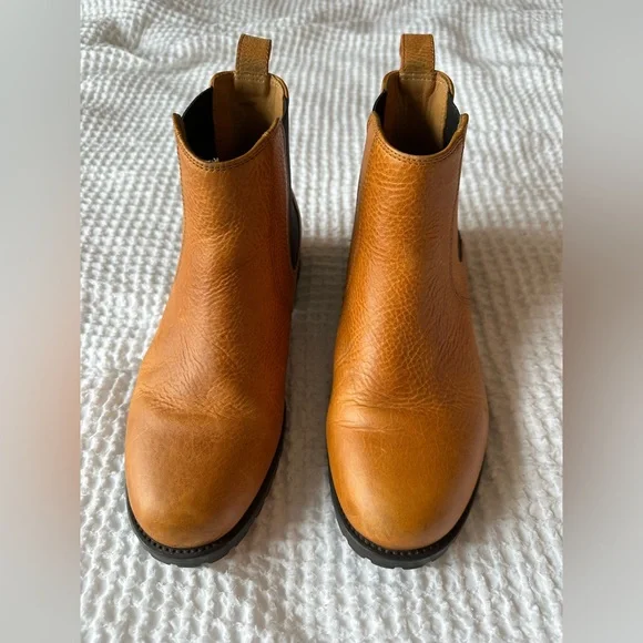 Duluth Trading Co Lifetime Leather Chelsea Boots 8 - Picture 5 of 9